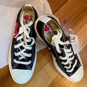Comme des Garcons Play x Converse Play One Heart Low-Top Sneakers